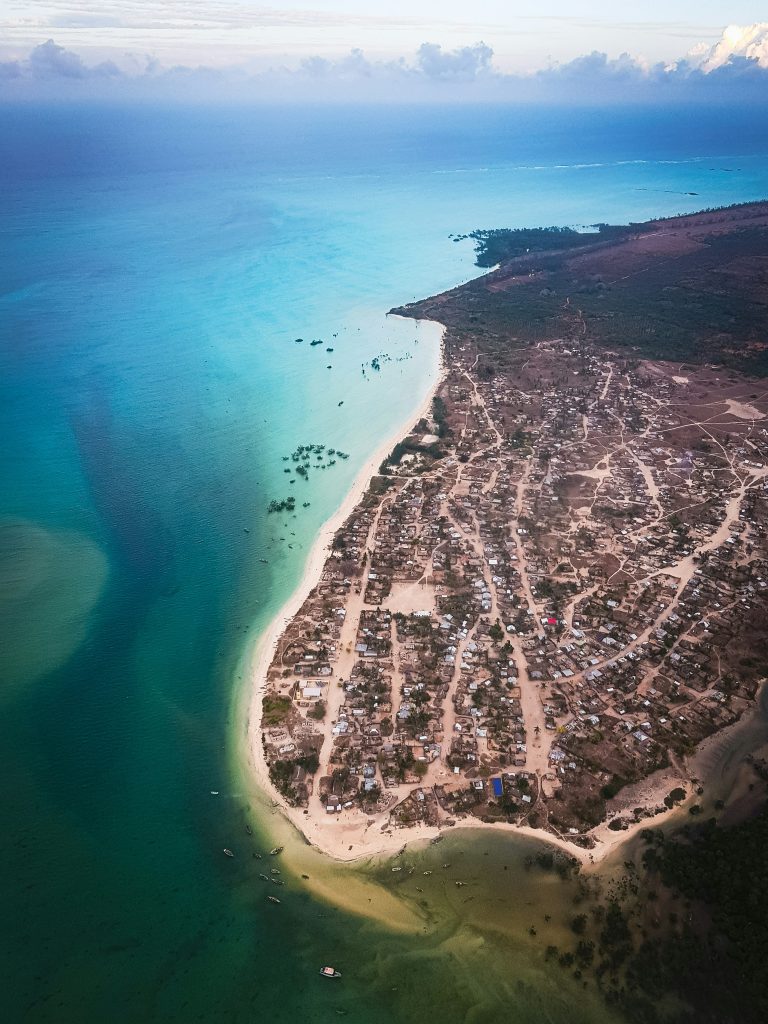 dimitry-b-CJ1HMIqeKzc-unsplash